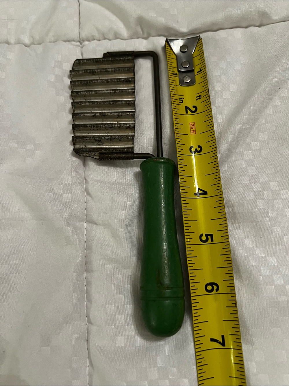 Vintage Wavy Crinkle Cutter Veg Slicer Manual Metal Blade Wooden Green Handle